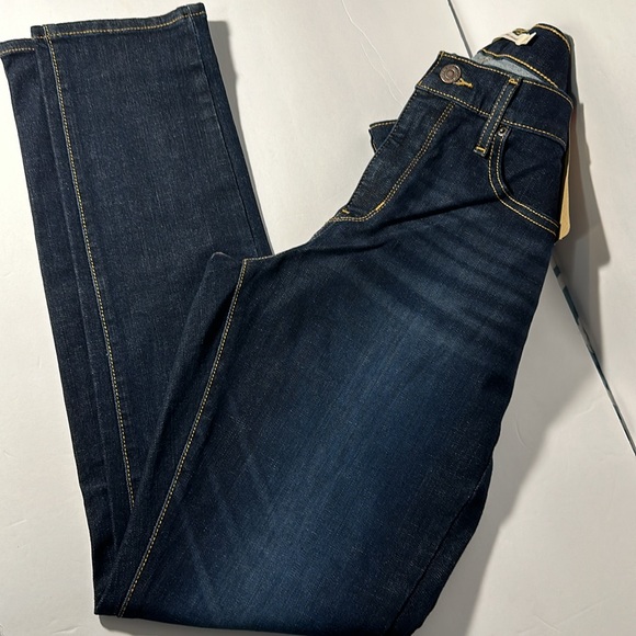 Levi’s Women’s 311 Shaping Skinny Jean - Picture 16 of 16